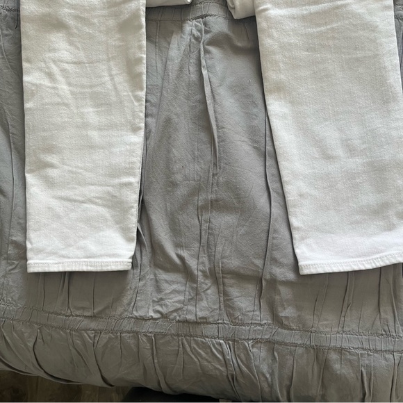 7 For All Mankind Clean White Mid-Rise Gwenevere Skinny Ankle Jeans Size 29 - Picture 6 of 9
